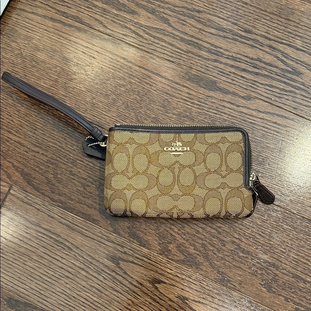 Vintage Coach Double Corner Zip Wristlet